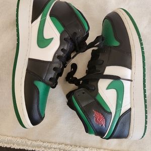 Nike Jordan 1 -Size 6Y